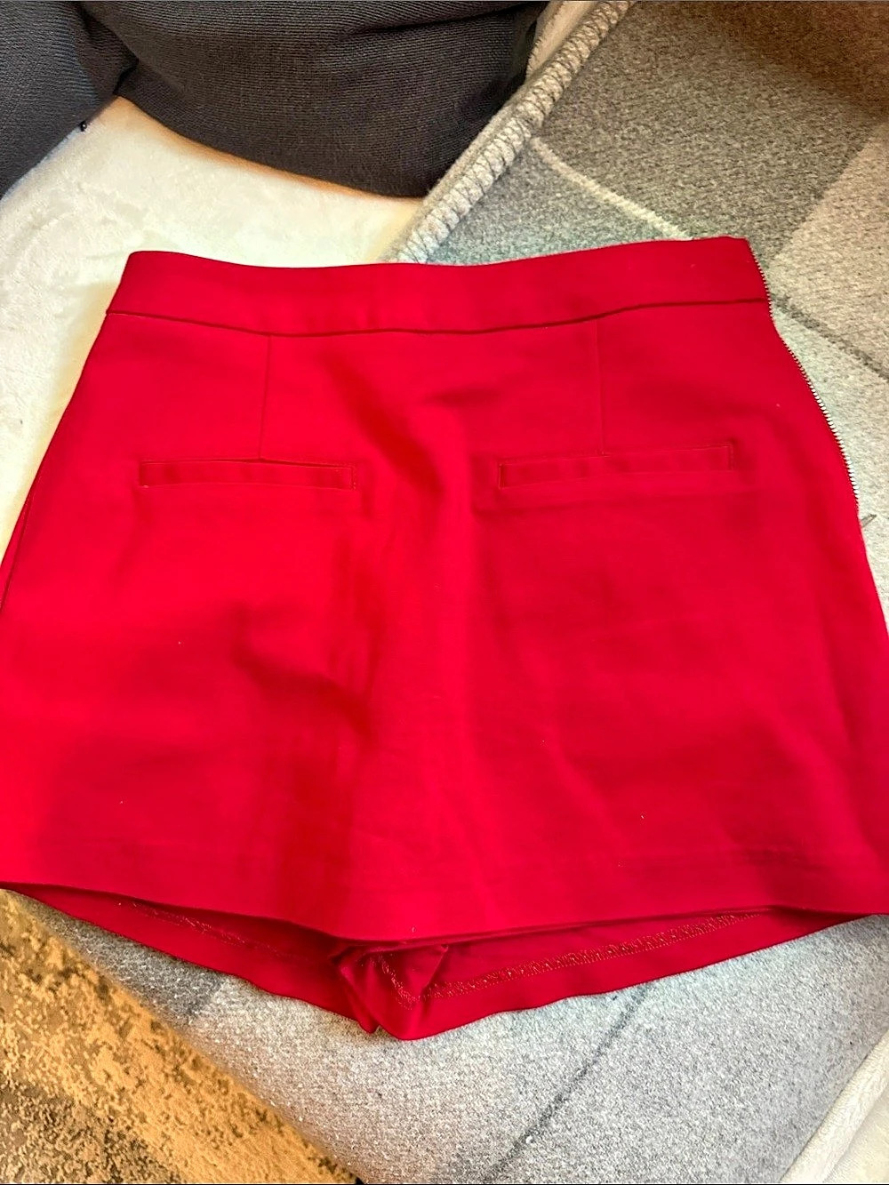 Alice + Olivia High-Waist Skort in red Like New